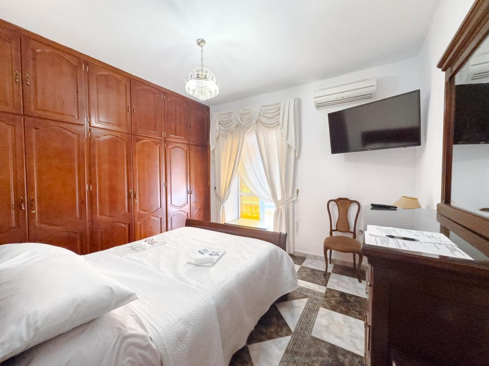 Rooms and Suites Don Pepín La Merced Bed and Breakfast in Malaga