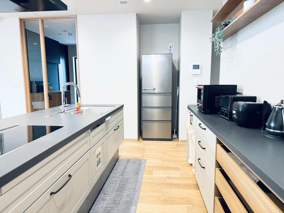 Coffee/tea facilities, minibar, stove, toaster