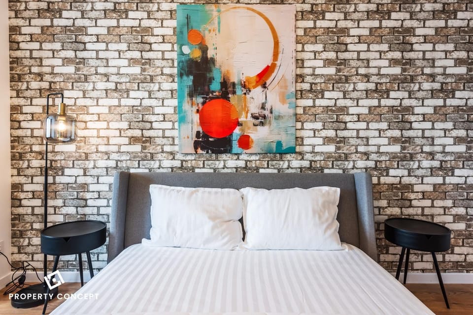 Bed, Living room, Photo of the whole room, Seating area, Bedroom