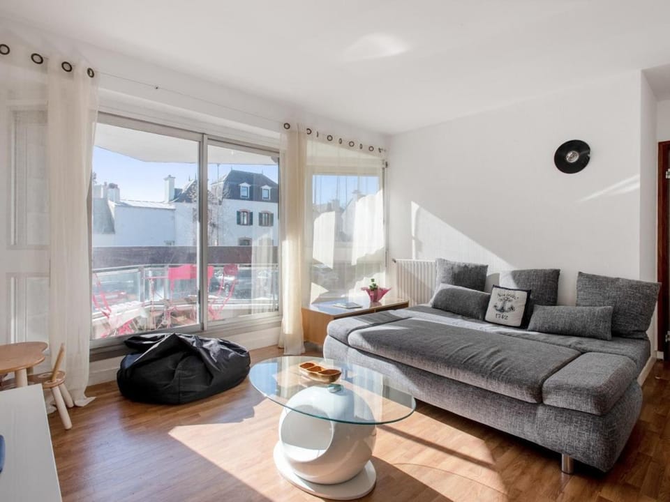 Proche du port avec balcon - Kerlaouen Apartment in Séné