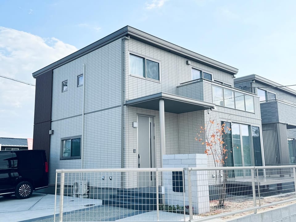 Property building, Day