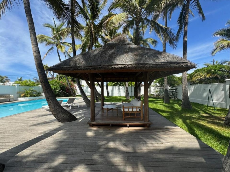 Villa de luxe La Palmeraie à Saint Gilles les Bains accès direct plage Villa in Saint-Paul