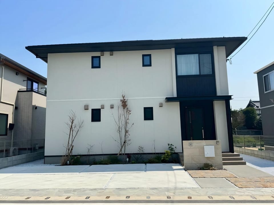 Property building, Day