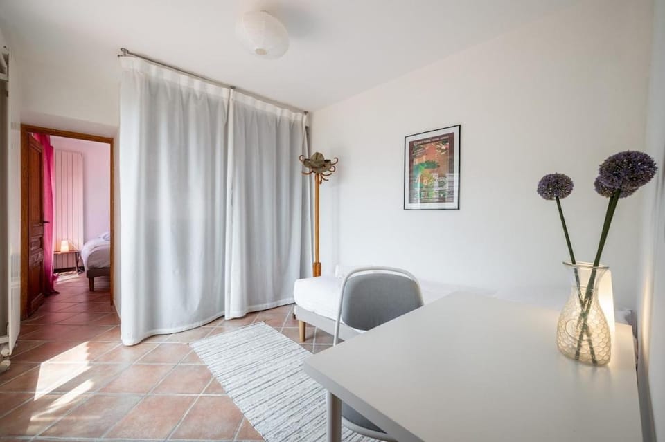 Val de Menton, Charmant 3 pièces atypique, jardin et terrasse à 7 minutes à pied du centre ville Apartment in Menton