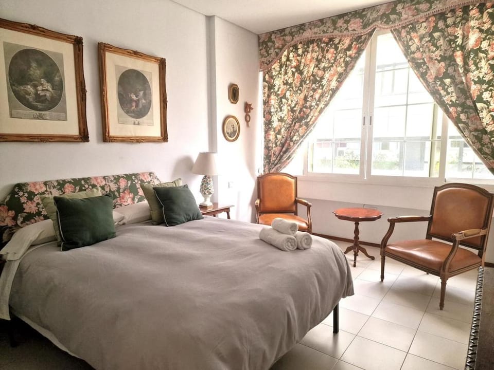 Bright ideal apartment, historic center Martin Villa Apartment in Seville