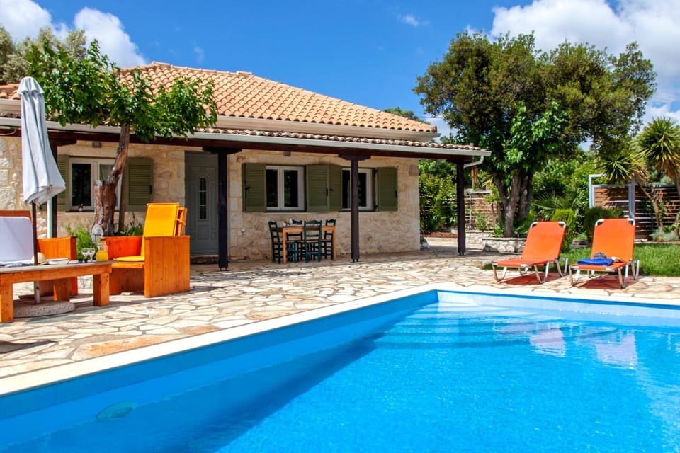 Property building, Swimming pool, Swimming pool