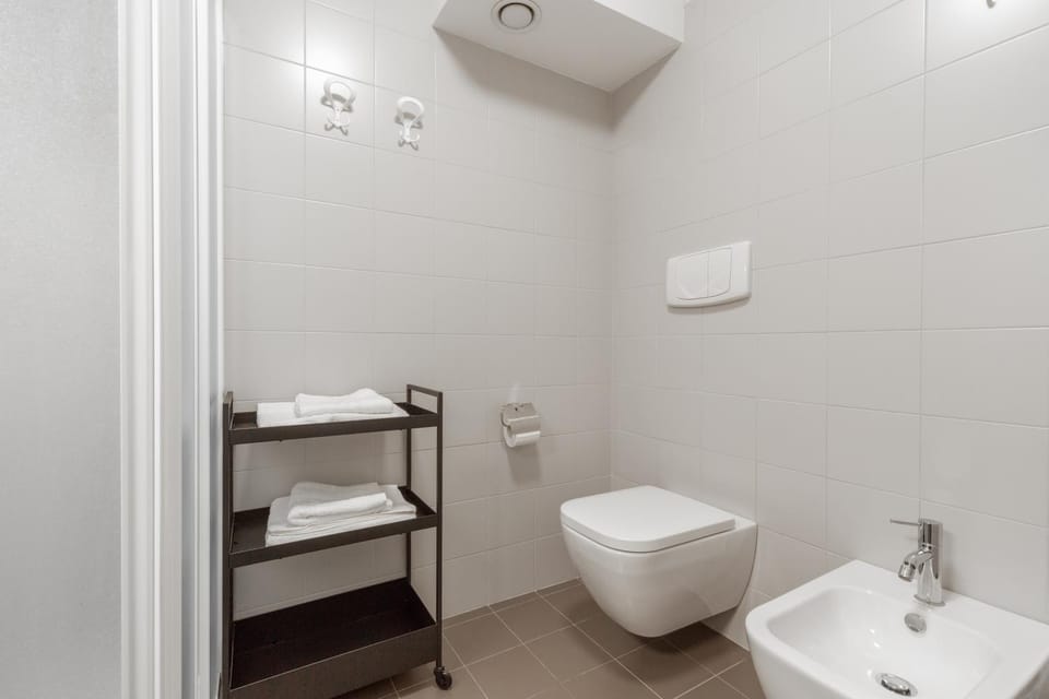 Toilet, Bathroom, bidet, towels