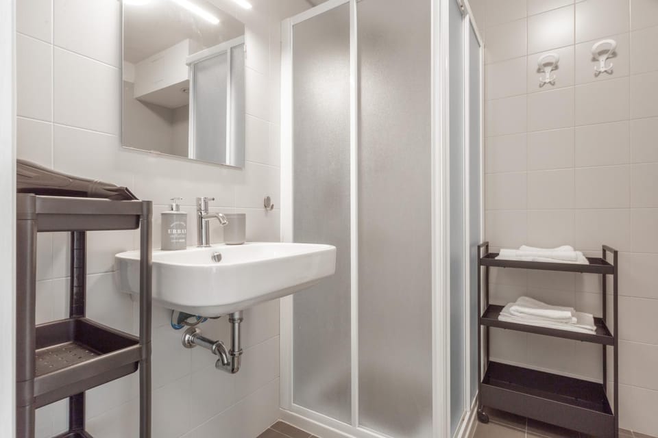 Shower, Bathroom, towels