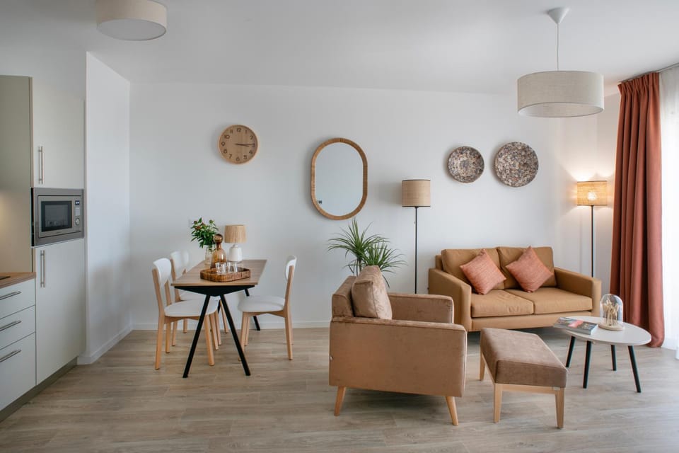 Kitchen or kitchenette, Living room, kitchen