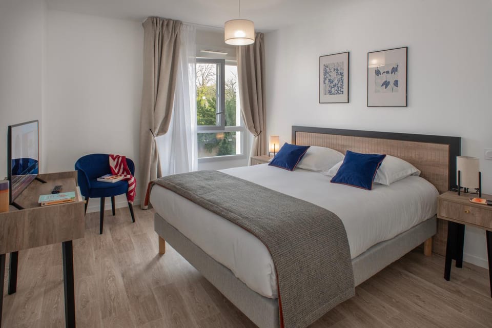 Bed, Bedroom