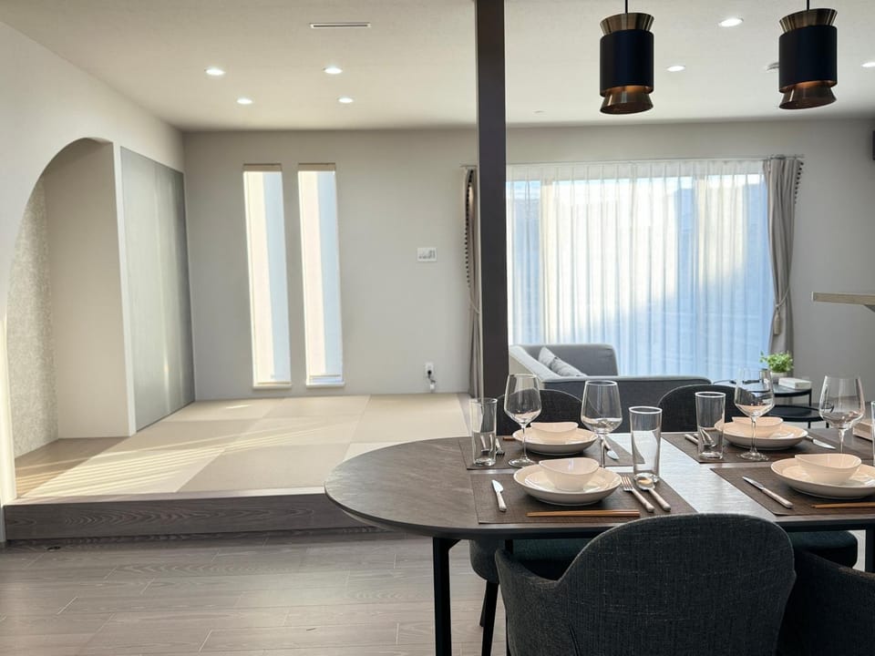 Seating area, Dining area