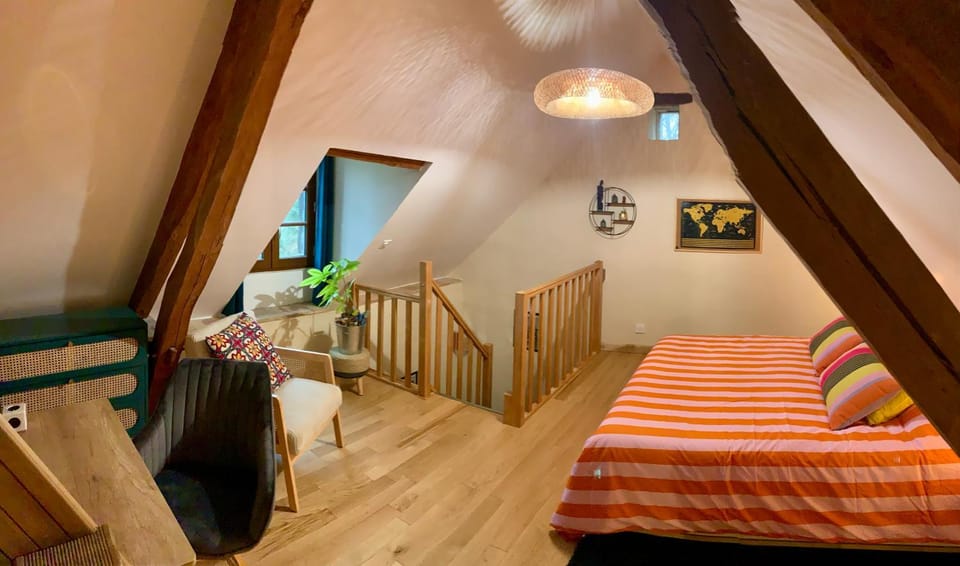 Bed, Photo of the whole room, Bedroom