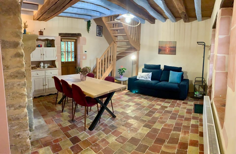 Bed, Living room
