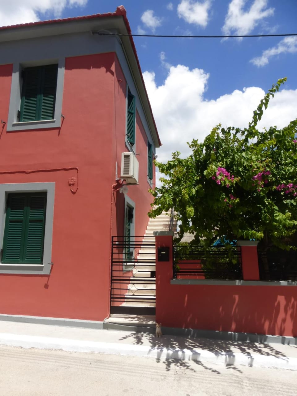 Facade/entrance