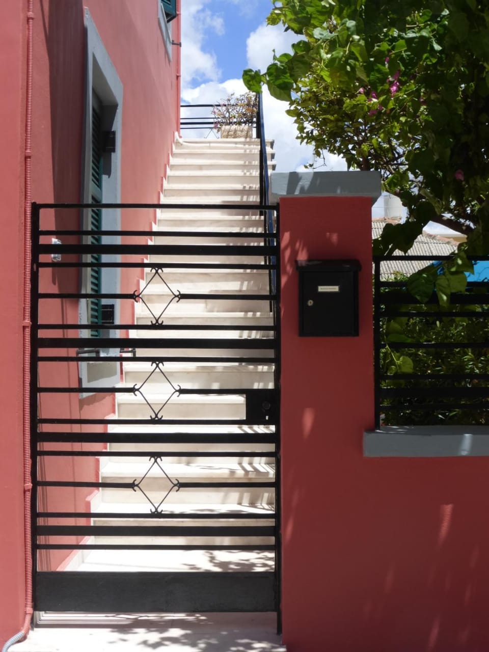Facade/entrance