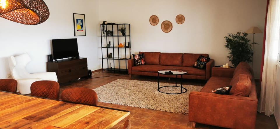 Communal lounge/ TV room, TV and multimedia, Living room, Seating area