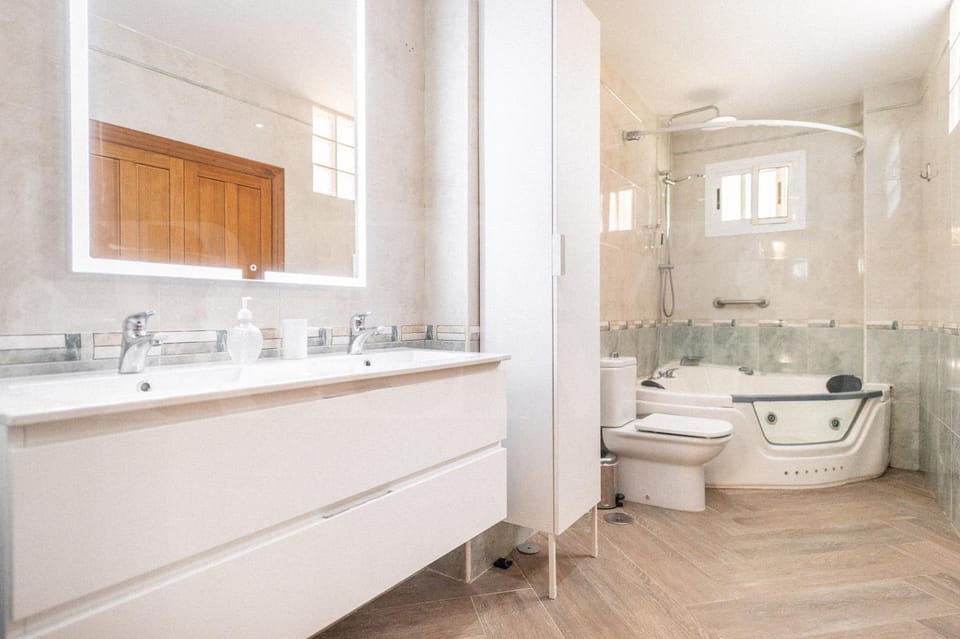 Toilet, Bathroom, Bath