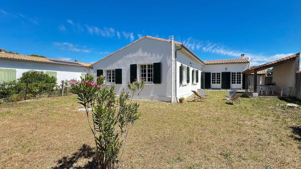 Property building, Garden, Garden view