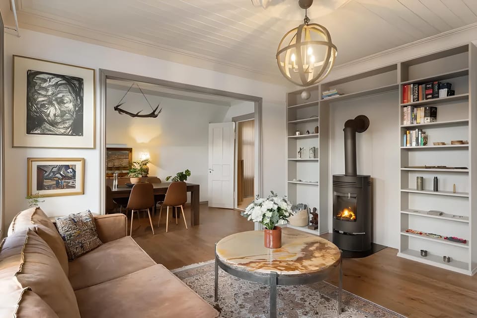 Living room, Photo of the whole room, Seating area, Dining area, fireplace