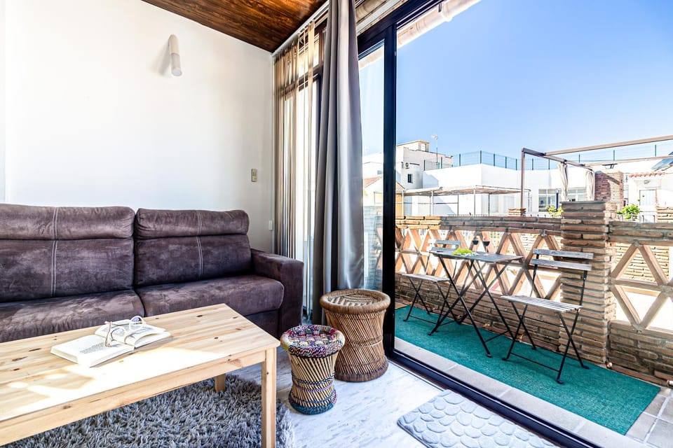 View (from property/room), Balcony/Terrace, Dining area