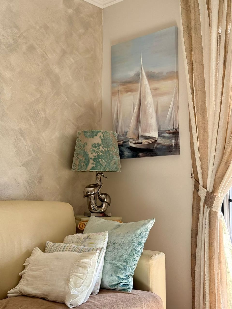 Living room, Photo of the whole room, Seating area