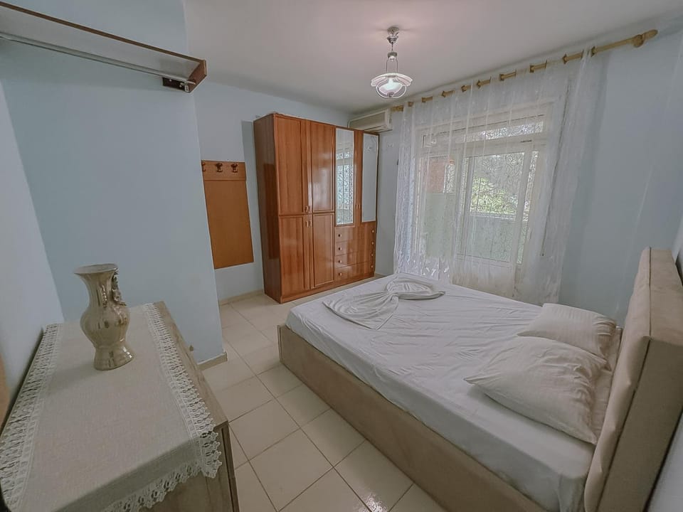 Bedroom, wardrobe