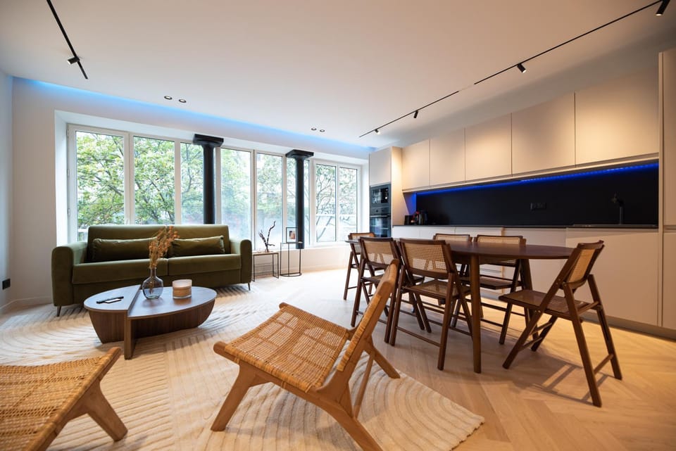 Living room, Dining area