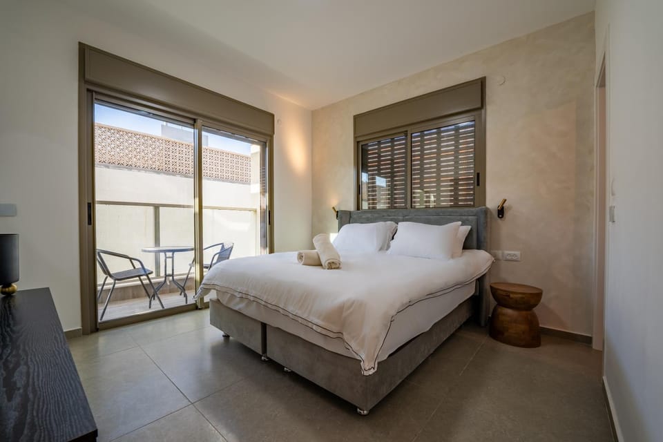 Bed, Balcony/Terrace, Bedroom, towels