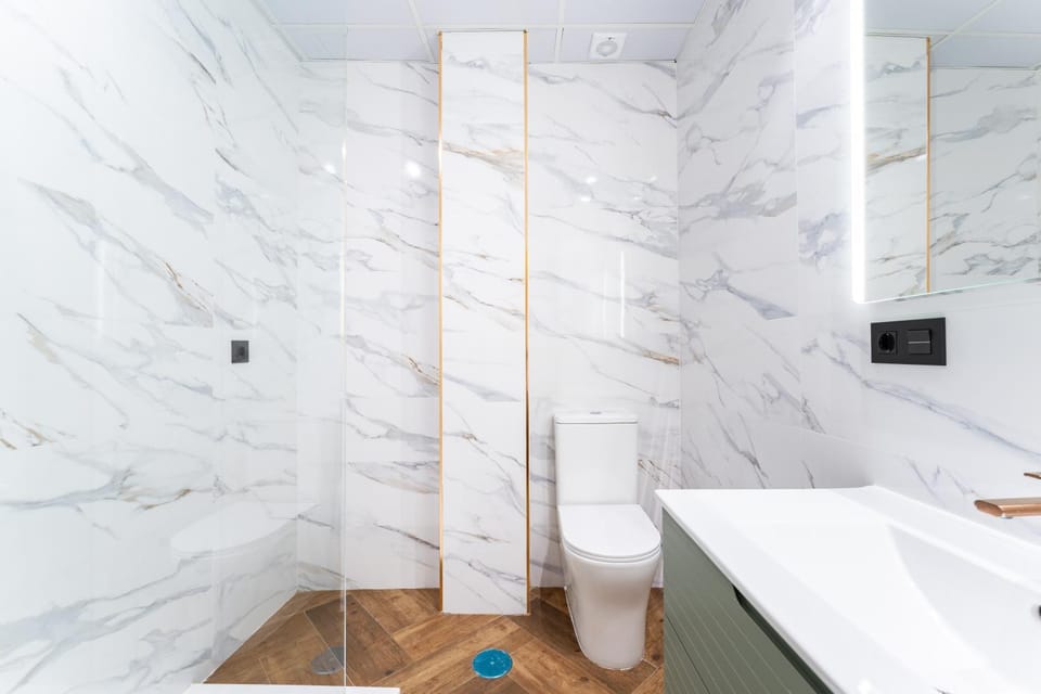 Shower, Bathroom