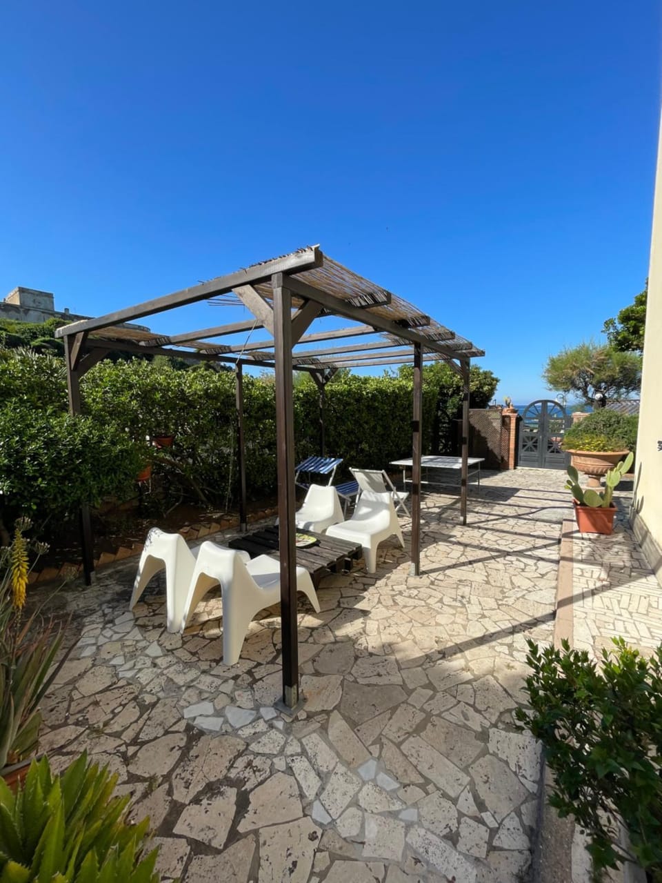 Patio, Spring, Day, Garden, Garden, Garden view, sunbed