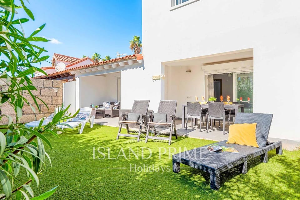 Garden, Decorative detail, Decorative detail, Seating area, Dining area, sunbed
