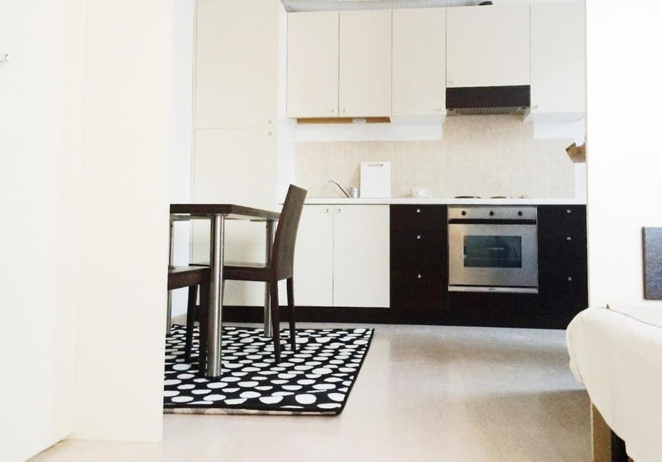 Dining area, oven, stove