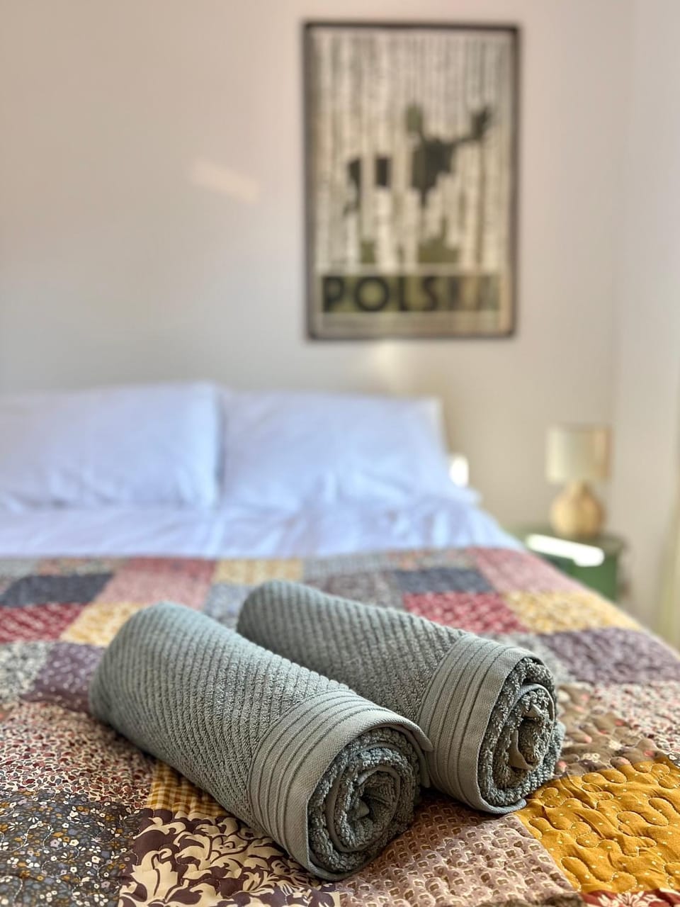 Bedroom, towels