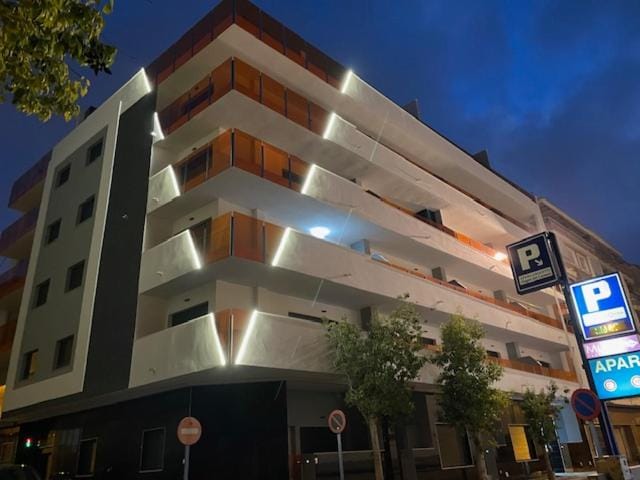 Property building, Facade/entrance, Parking