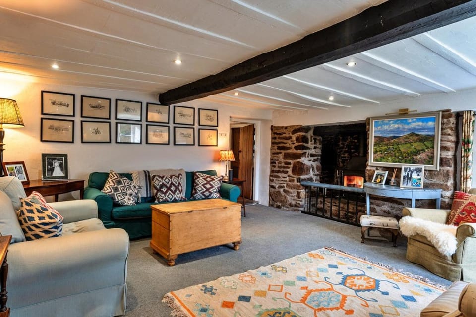 Communal lounge/ TV room, Living room