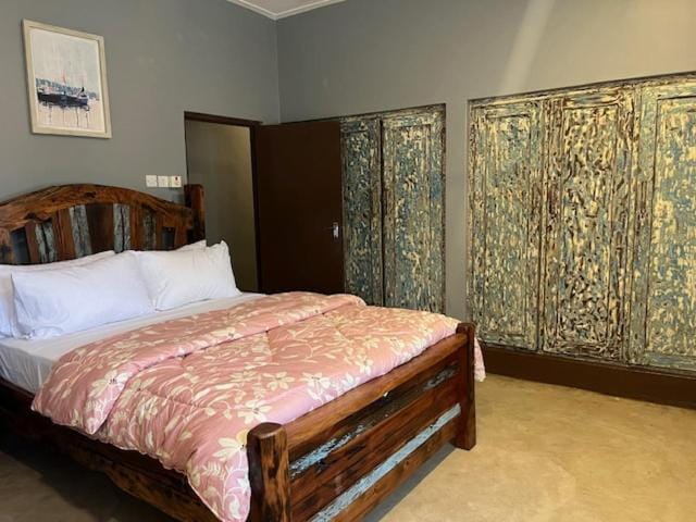Bed, wardrobe