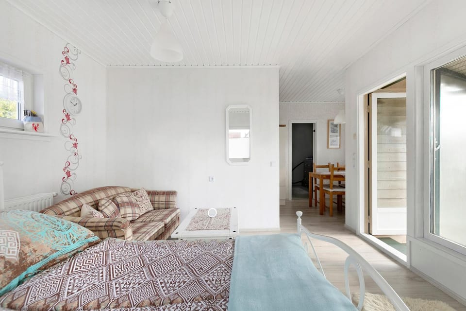 Property building, Living room, Bedroom