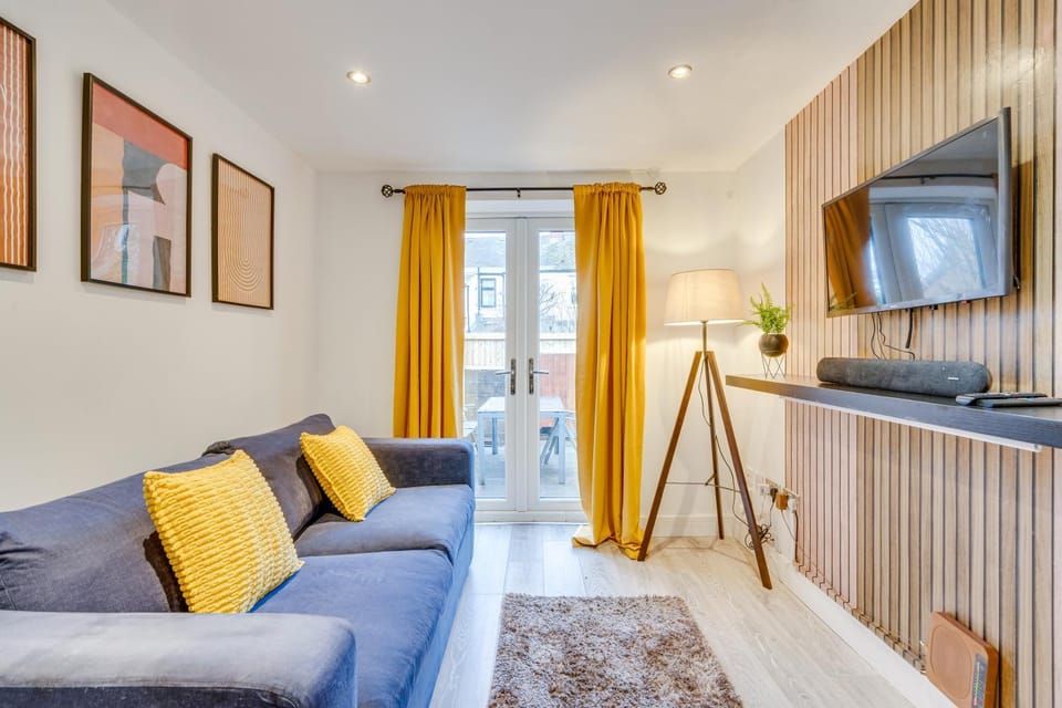 Cosy 1Br Relocation Contractors Family with parking Apartment in Cardiff