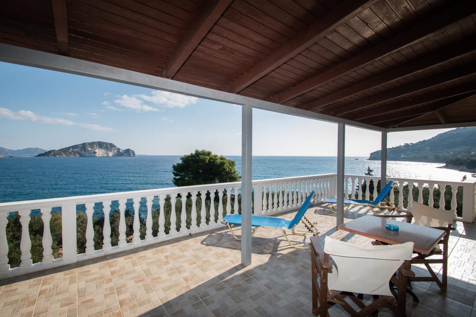 Day, Natural landscape, View (from property/room), Balcony/Terrace, Dining area, Mountain view, Sea view