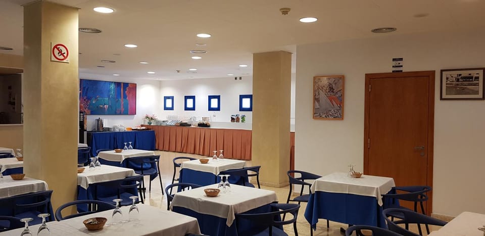 Lounge or bar, Buffet breakfast