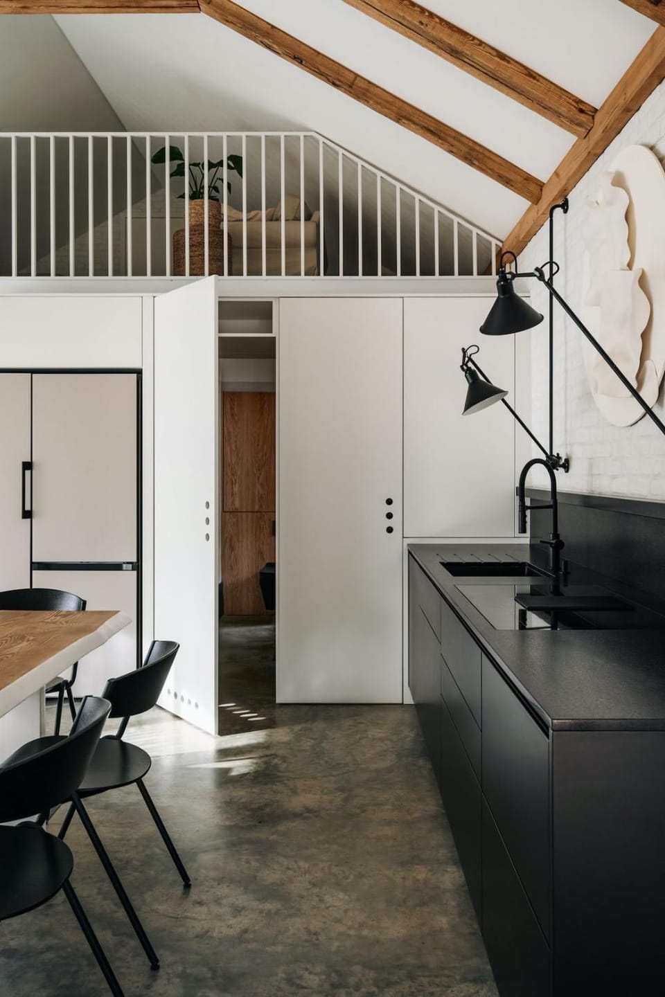 Dining area, kitchen