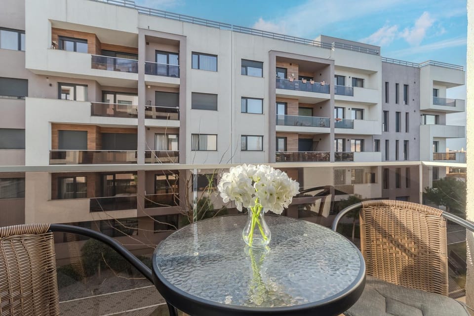 Property building, Patio, Day, View (from property/room), Balcony/Terrace, Balcony/Terrace