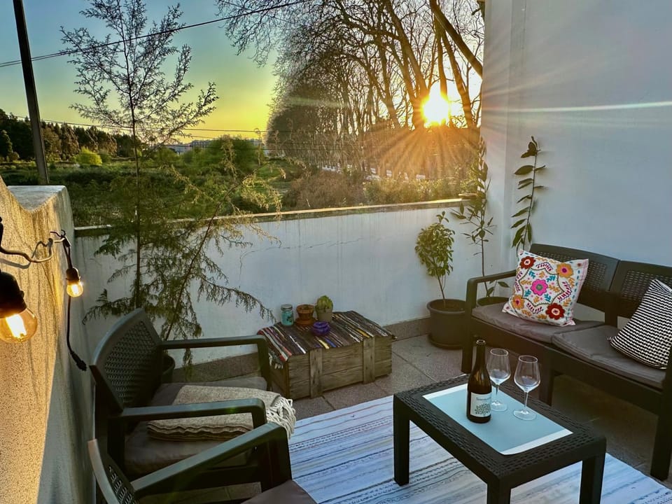Balcony/Terrace, sunbed