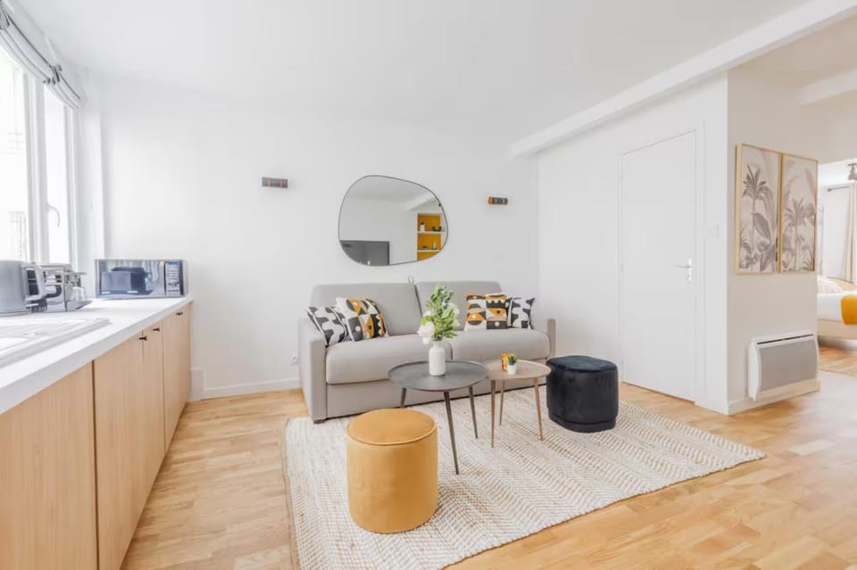Suite-appartement 4stars pour 6 à 10 min du Marais Apartment in Paris