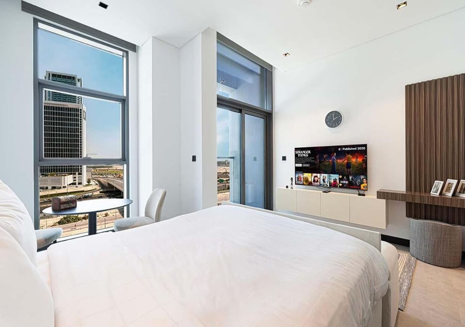 Chic Studio with Top Amenities Apartment in Dubai