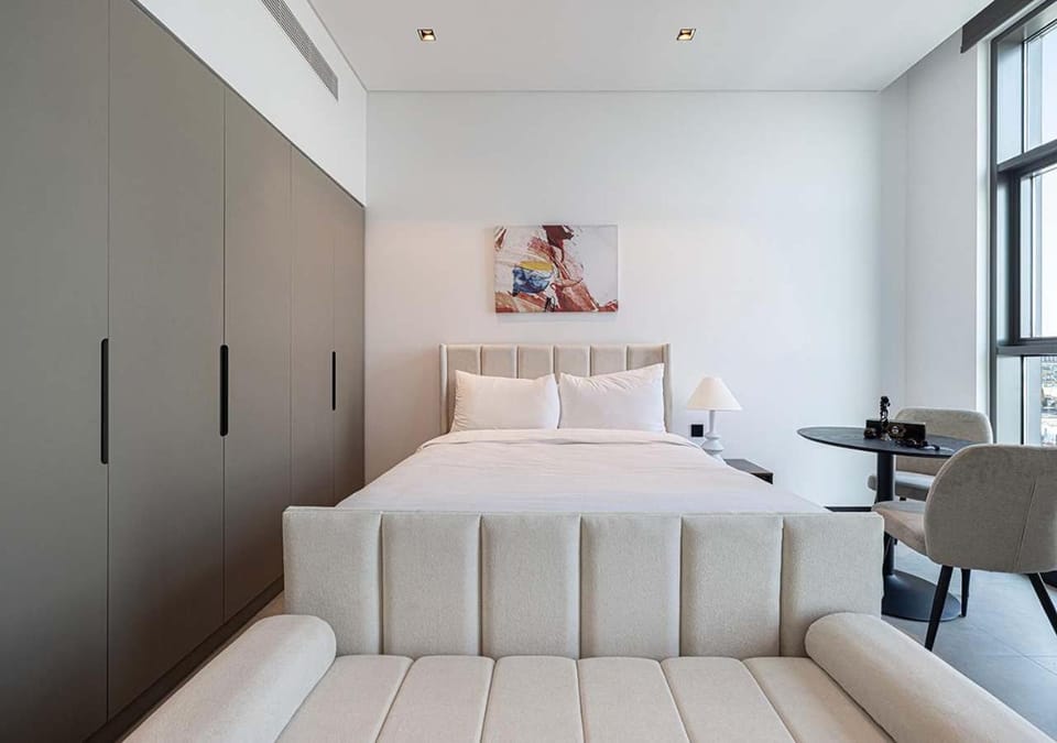 Chic Studio with Top Amenities Apartment in Dubai