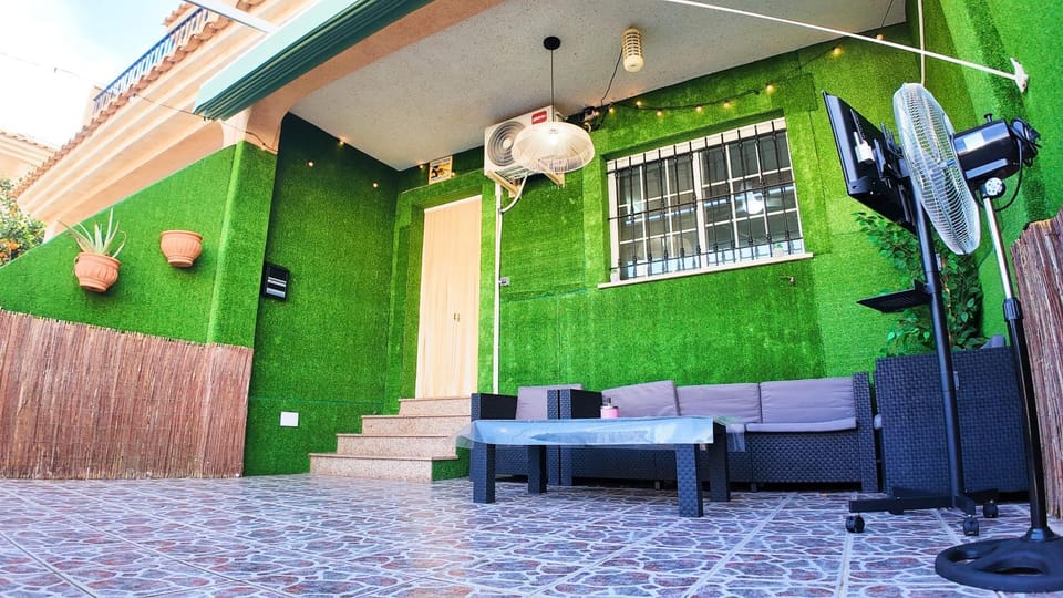 Property building, Patio, Day, Living room