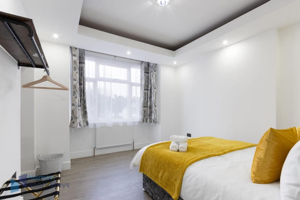 Bed, Photo of the whole room, Bedroom, towels, wardrobe