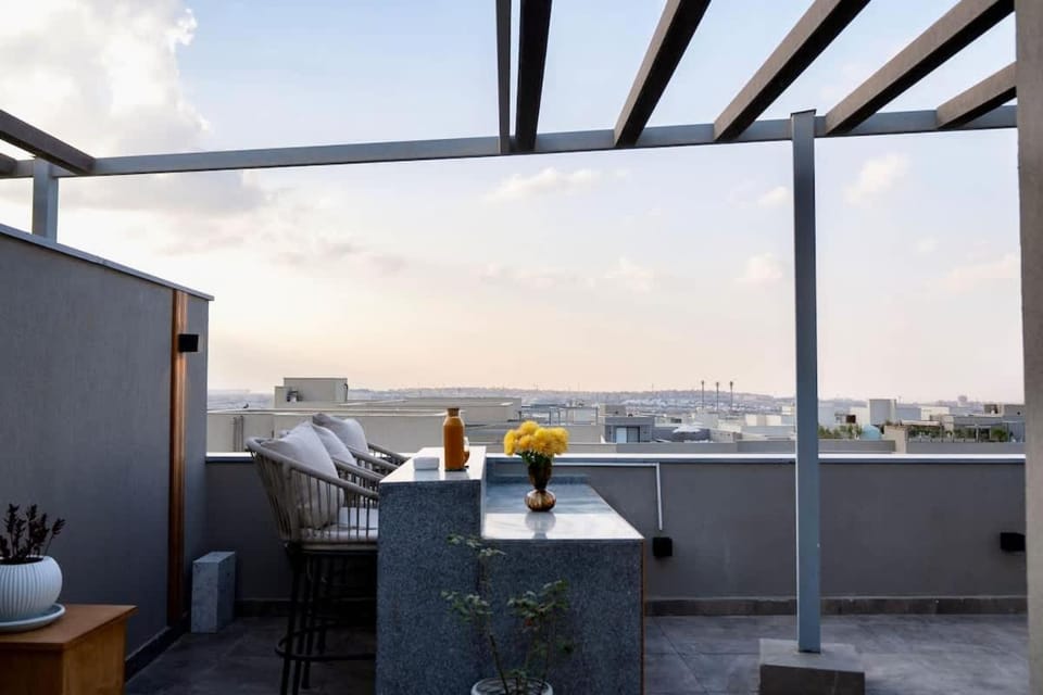 VELORA Serviced Rooftop Studio With Private Jacuzzi in Sodic New cairo Apartment in New Cairo City