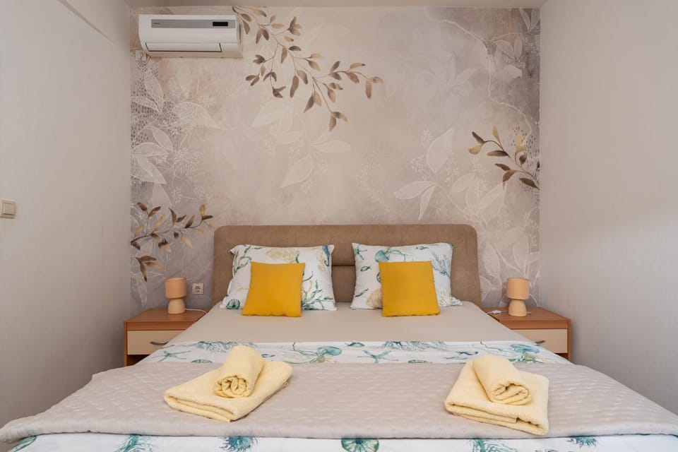 Apartment Cecilija - Seafront with sunbeds! Unique Apartment in Dubrovnik-Neretva County